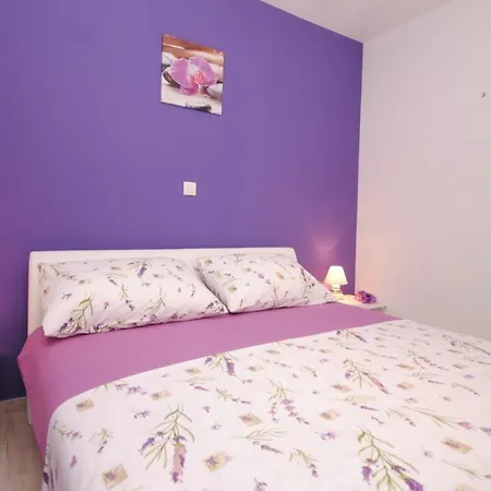 Lana Apartment