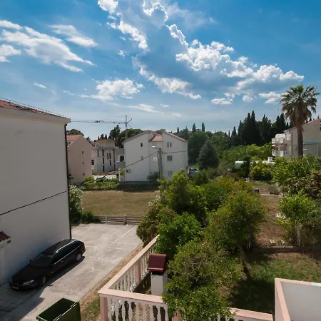 Apartment Lana *
