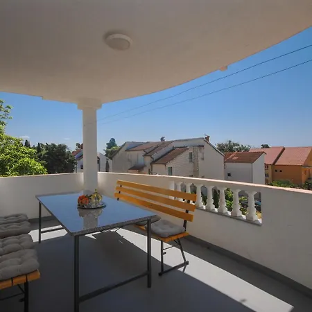 Lana Apartmán *