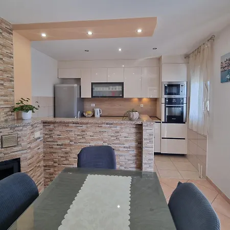 Apartment Lana
